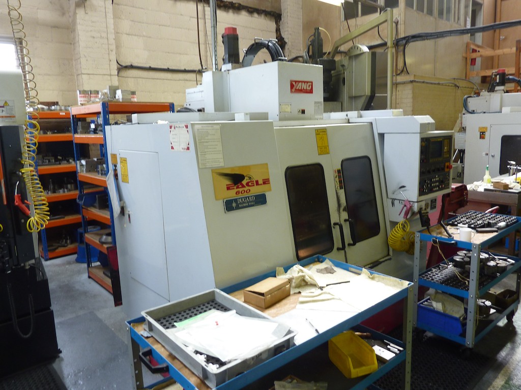 YANG EAGLE 600 CNC MACHINING CENTRE