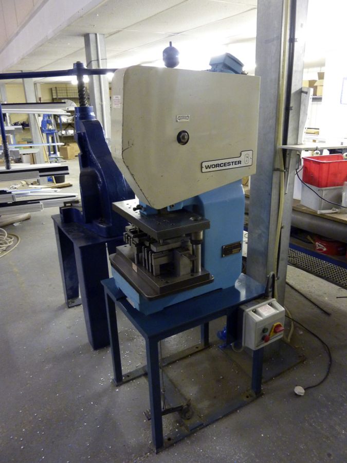 Worcester 6 Ton large daylight power press